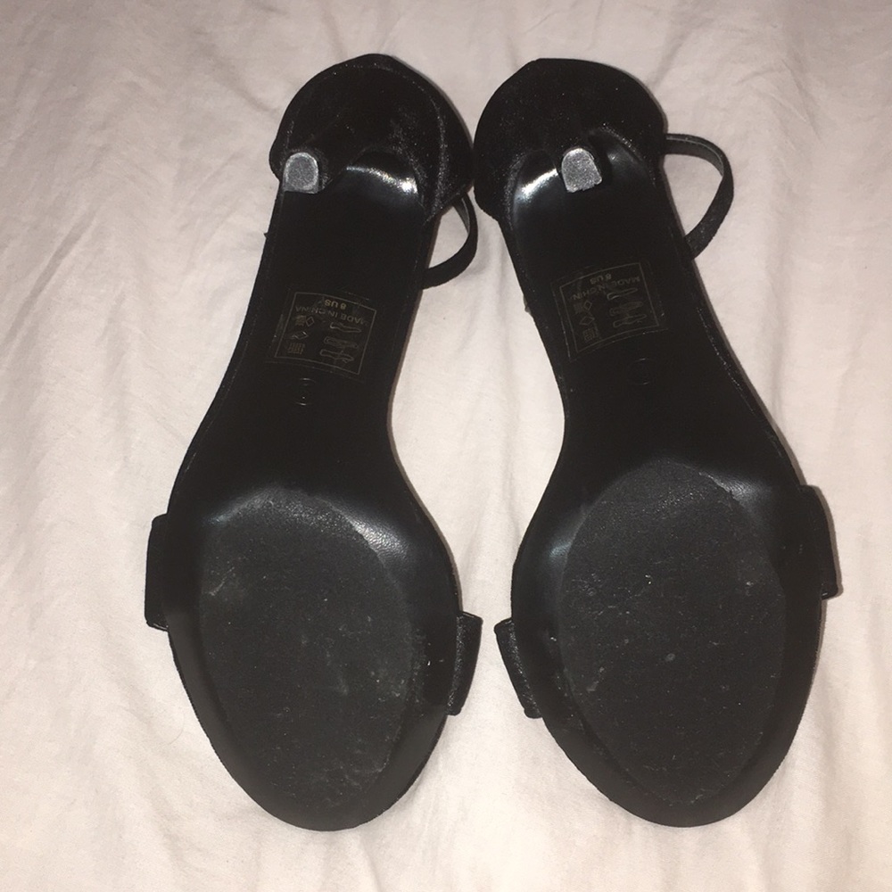 New!!!Black High heels (FashionNova) - Picture 3 of 5